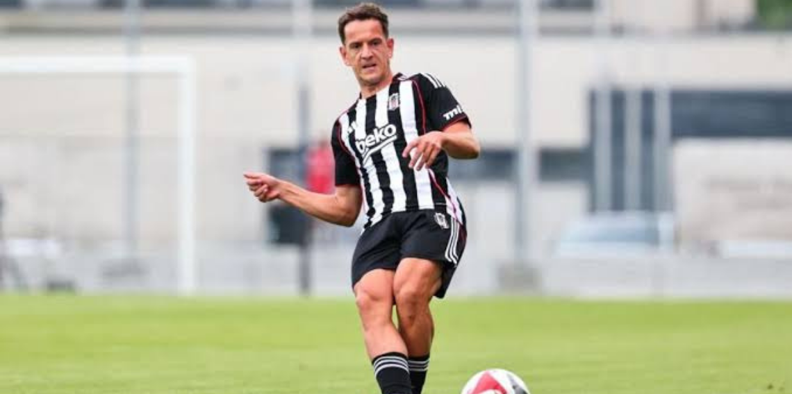 Amir Hadziahmetovic, Hull City'nin teklifini kabul etti