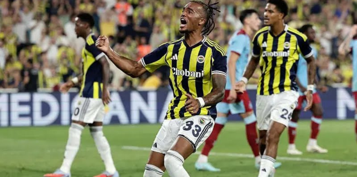 Fenerbahçe Kadıköy'de şov yaptı!
