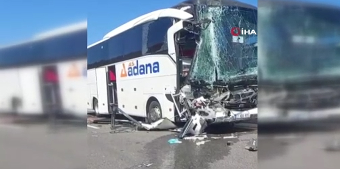 Mersin’de biri otobüs üç aracın karıştığı kaza ucuz atlatıldı