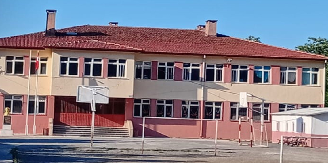 Samsun'da Mahalleler ortaokulun kapanmasına karşı