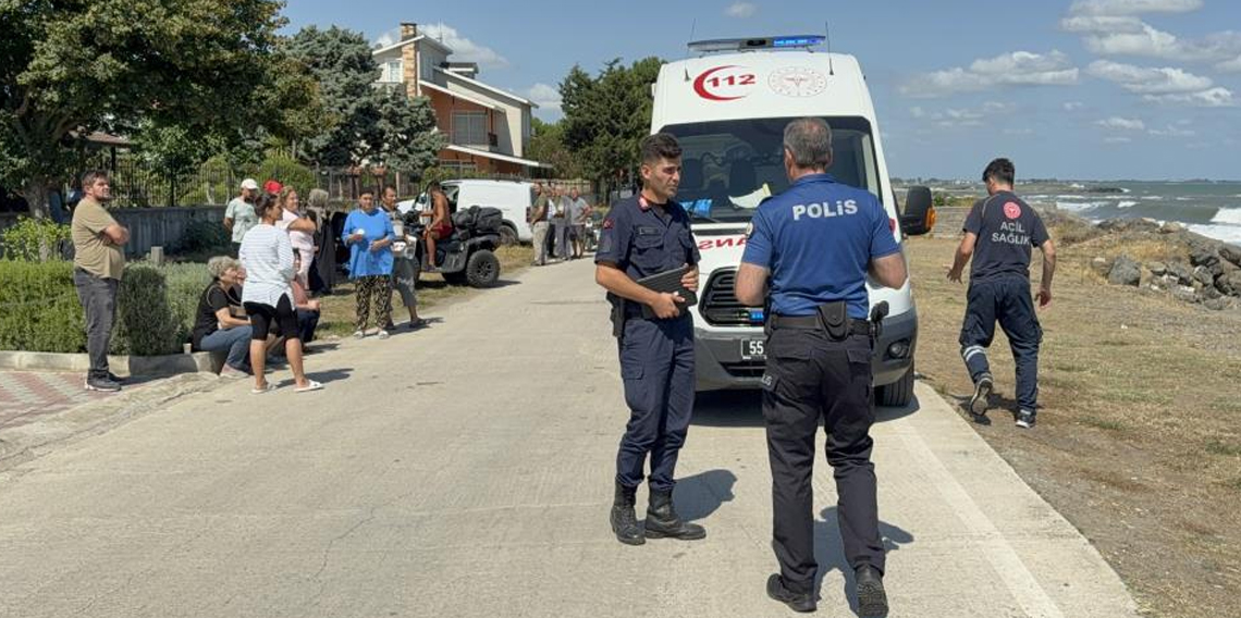 Samsun'da denizde boğulma tehlikesi geçiren yaşlı adam hastanelik oldu