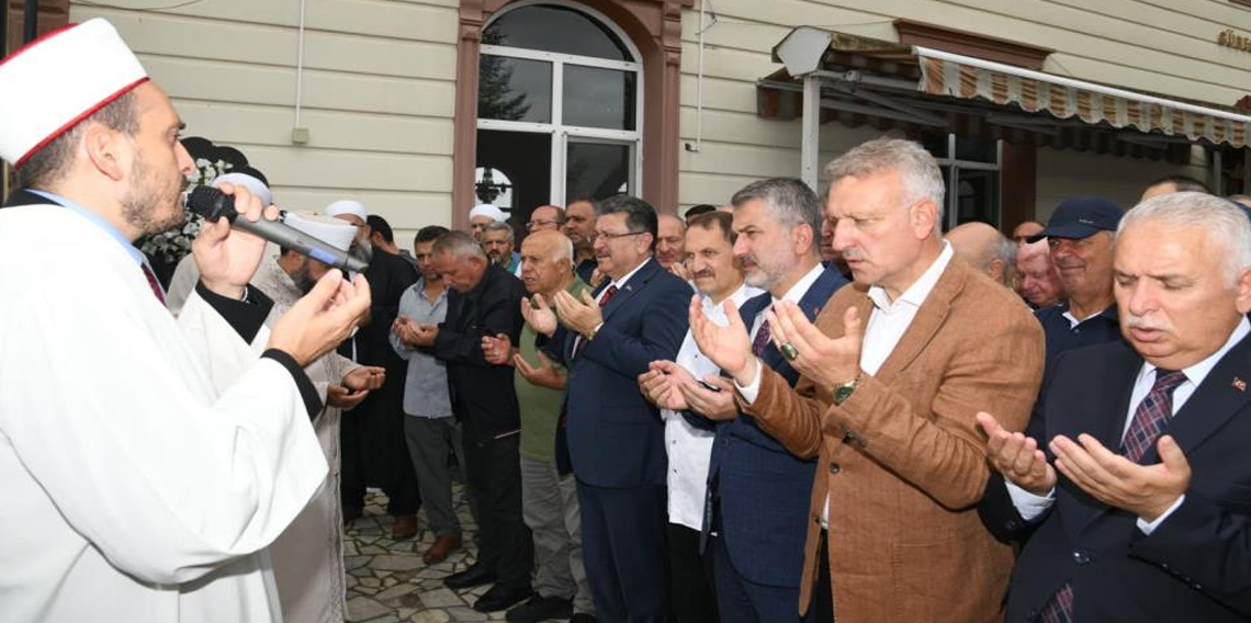Of'ta denizde boğularak hayatını kaybeden gence son görev