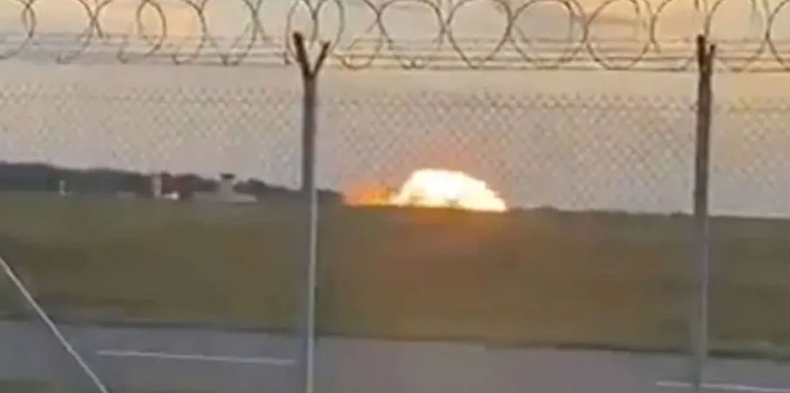 Polonya’da F-16 savaş uçağı yere çakıldı