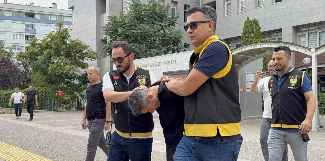 Öldürdüğü arkadaşını dondurma dolabına koyup araziye atmış
