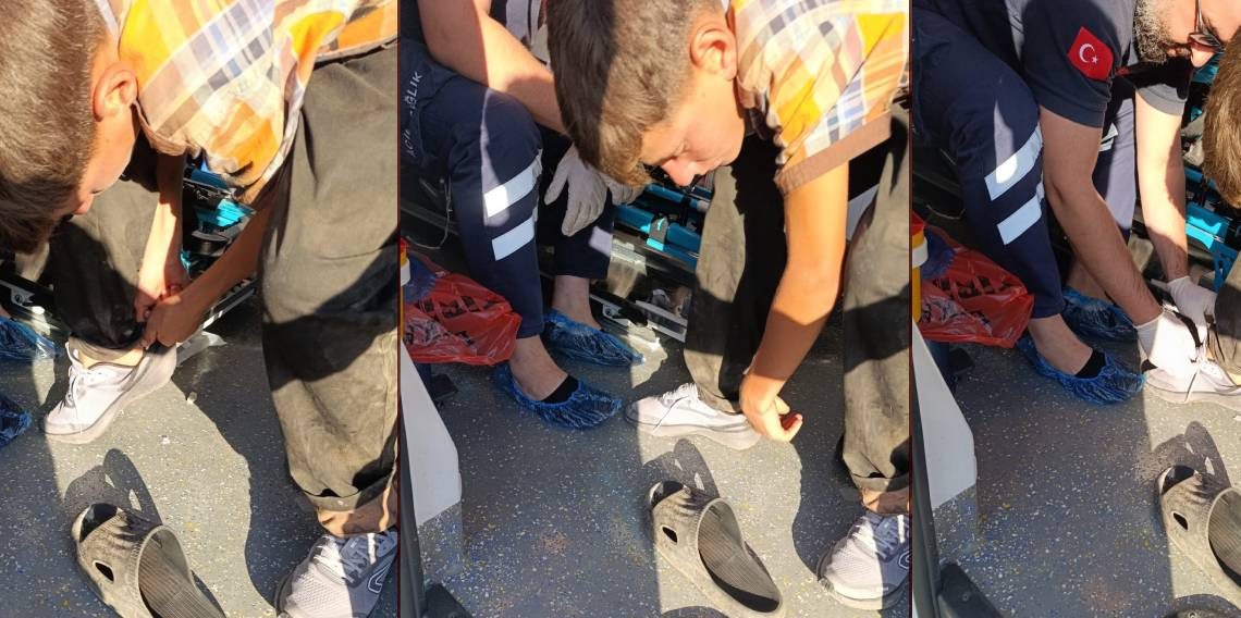 Ambulans şoförü çocuğu yalın ayak bırakmadı, istasyona galoşla döndü