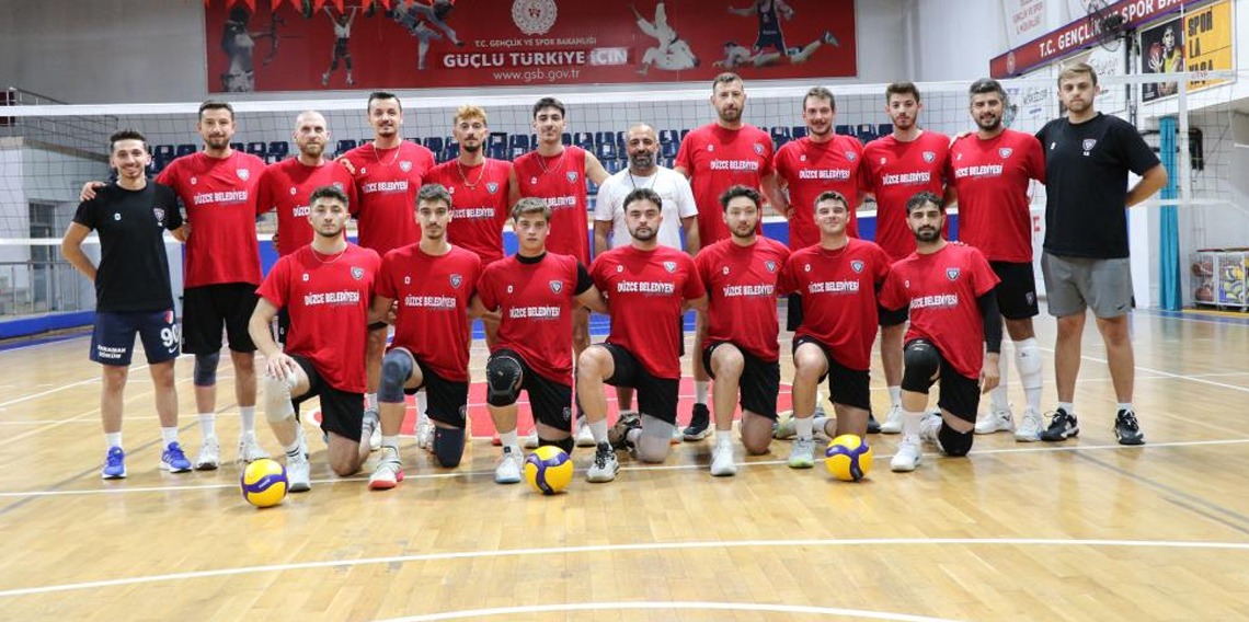 Voleybol takımı yeni sezona hazırlanıyor