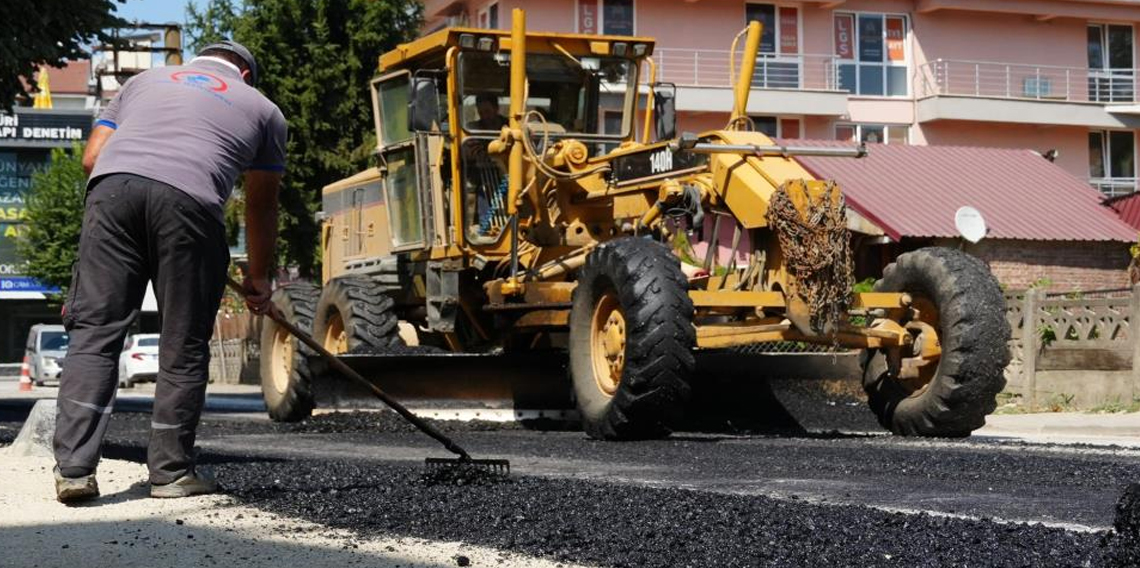 Düzce'de kaldırımlar yenileniyor