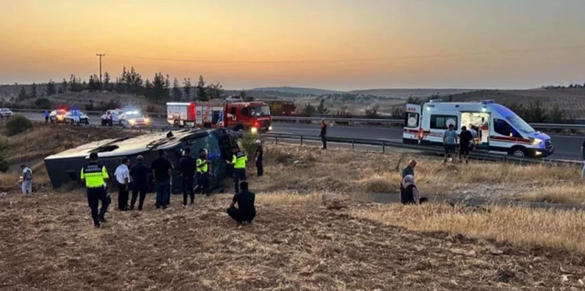 Şanlıurfa’da yolcu otobüsü devrildi: 27 yaralı