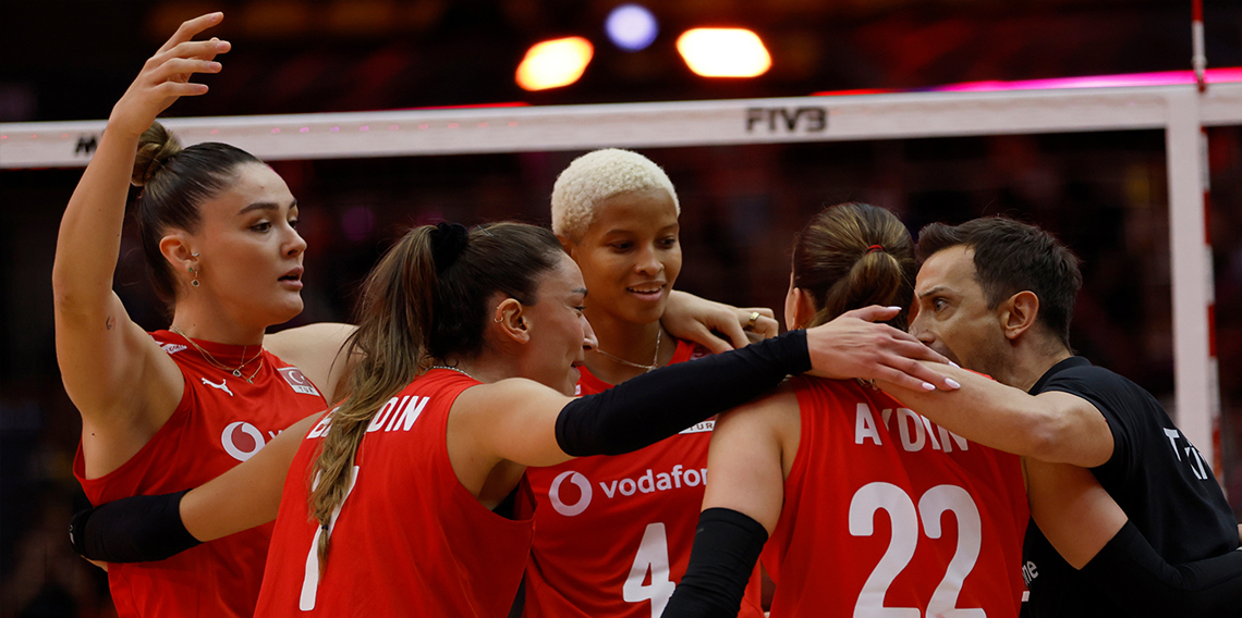 A Milli Kadın Voleybol Takımı, Dünya Şampiyonası’nda yarı final için sahada