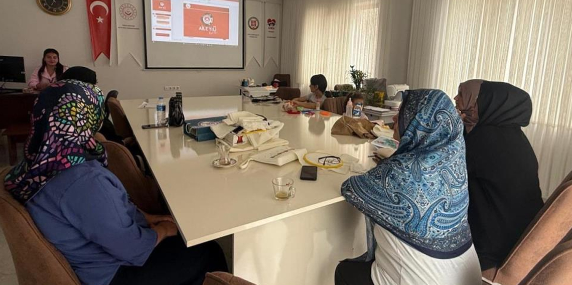 Bayburt’ta kadınlara ‘Kadına Yönelik Şiddetle Mücadele Eğitimi’ verildi