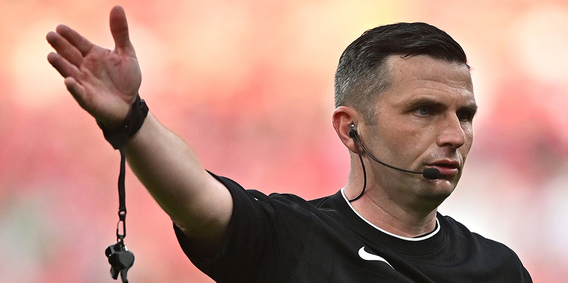 Türkiye - İspanya maçının hakemi Michael Oliver oldu
