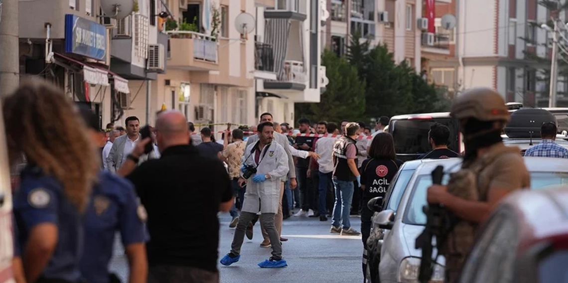 İzmir'deki polis merkezine saldıran katil ile olduğu belirlenen 1 şüpheli yakalandı