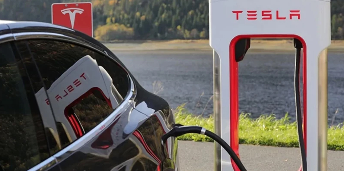 Tesla şarj istasyonlarına zam geldi: İşte yeni kWh ücretleri
