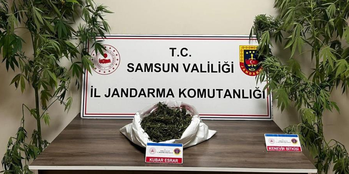 Jandarma 3 kilo 237 gram esrar ele geçirdi