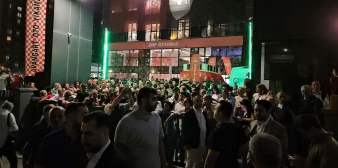 CHP İl Başkanlığı önünde yaşananlara ve paylaşımlara soruşturma