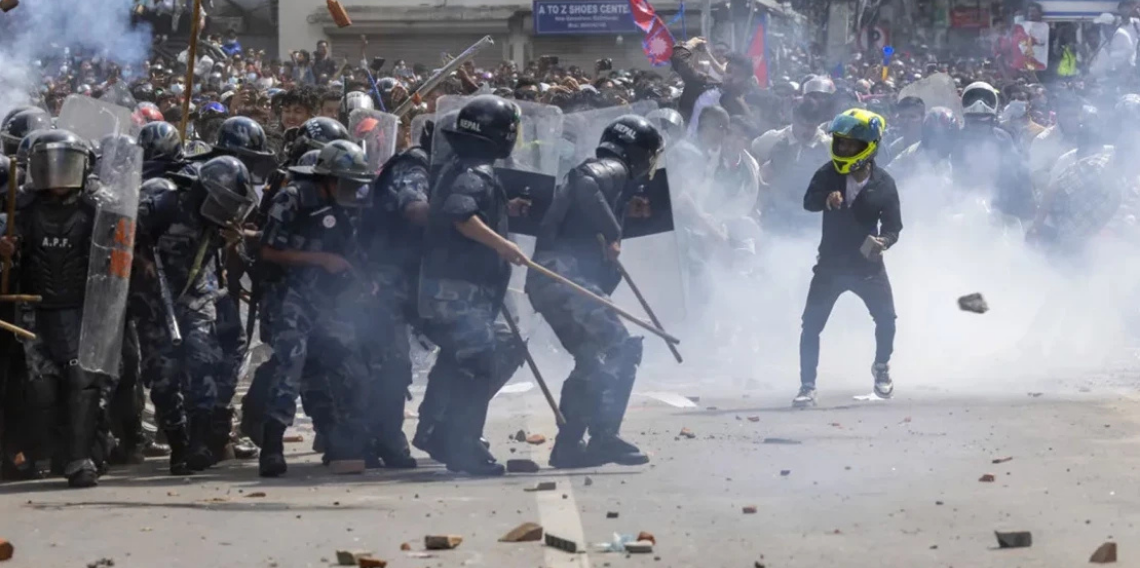 Nepal Başbakanı Oli, protestolar nedeniyle istifa etti