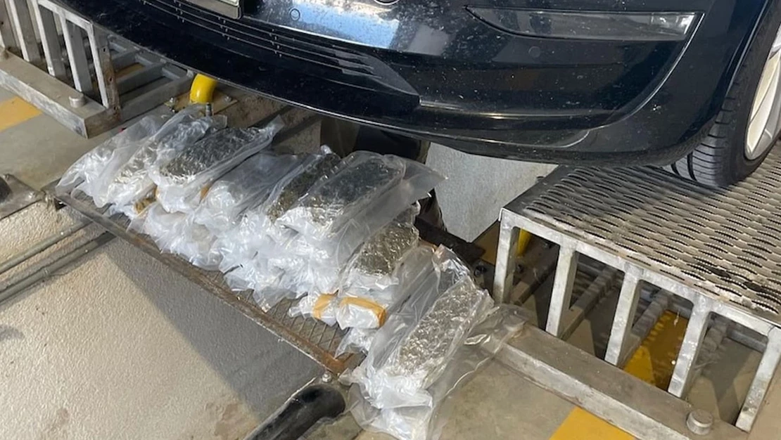İstanbul'da bir araçtan 37 kilo uyuşturucu çıktı!