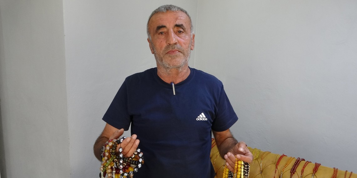Malatyalı muhtarın milyonluk tespih koleksiyonu görenleri şaşırtıyor