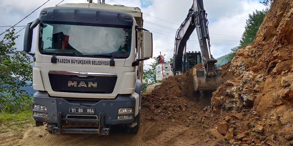 Trabzon Büyükşehir belediyesinin yol çalışmaları devam ediyor