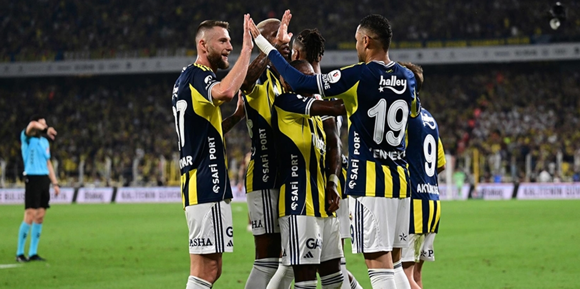 Fenerbahçe erteleme maçında Alanyaspor ile oynuyor! 