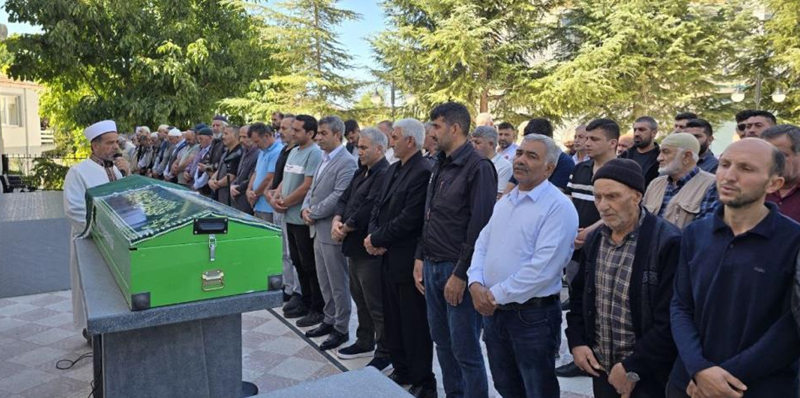3 padişah, 12 cumhurbaşkanı gören 127 yaşındaki Amasyalı 'Ayşe Nine' vefat etti