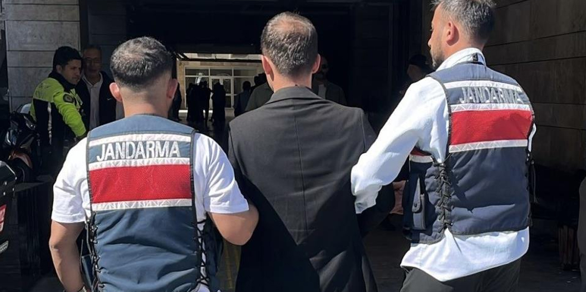 Dolandırıcılık suçundan 8 yıl 4 ay hapis cezası bulunan şahıs jandarma tarafından yakalandı