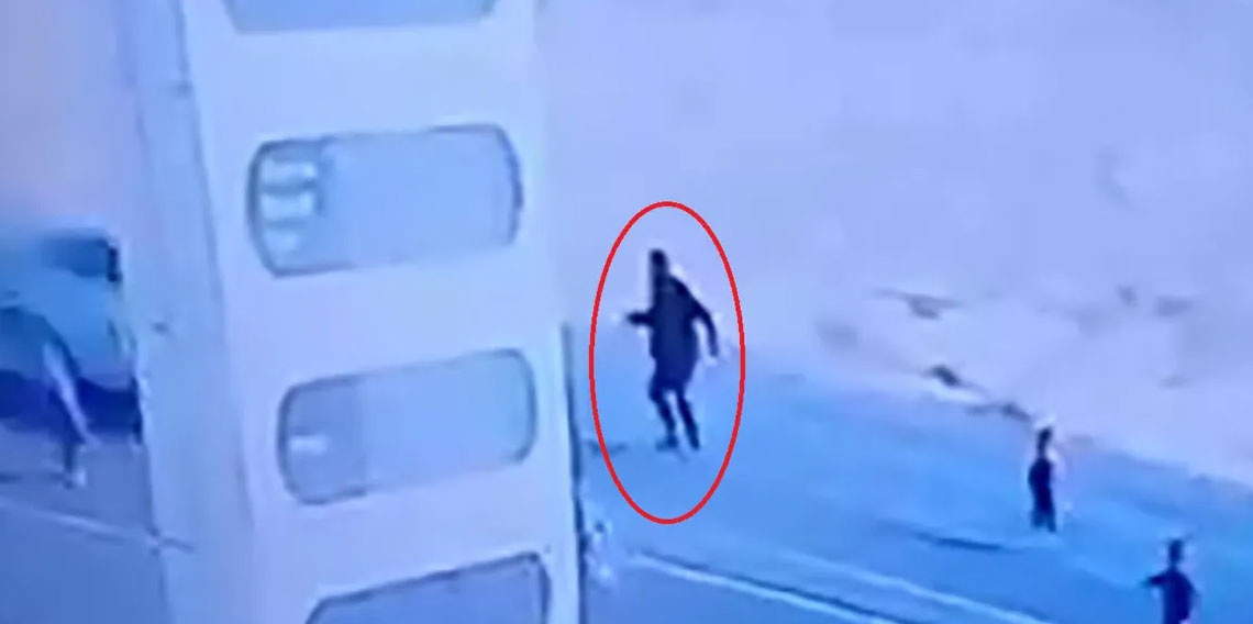 Ağrı'da çocukları kurtarmak isterken öldü