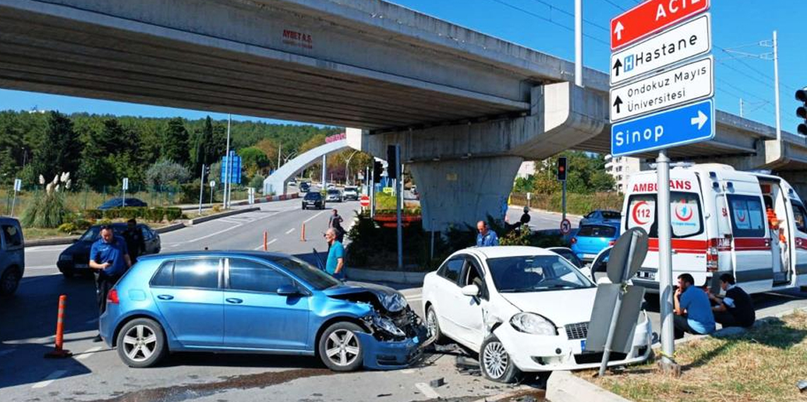 Samsun'da Otomobiller çarpıştı: 4 yaralı