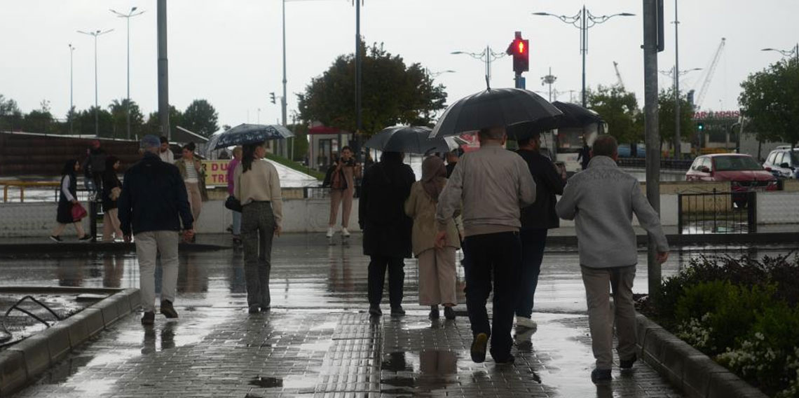 Samsun'da sağanak yağış etkili oldu