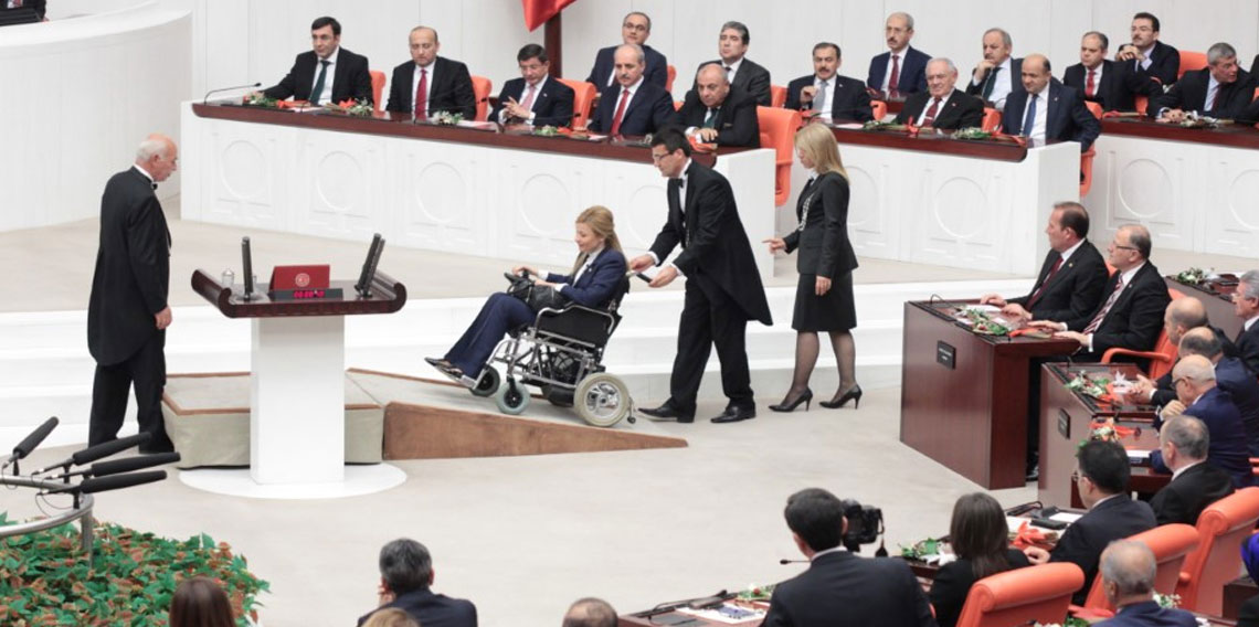 Azmin zaferi...29 yıl sonra ayağa kalktı