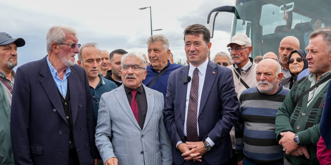 Ahmet Kaya, bir grup emekliyi Çanakkale’ye uğurladı