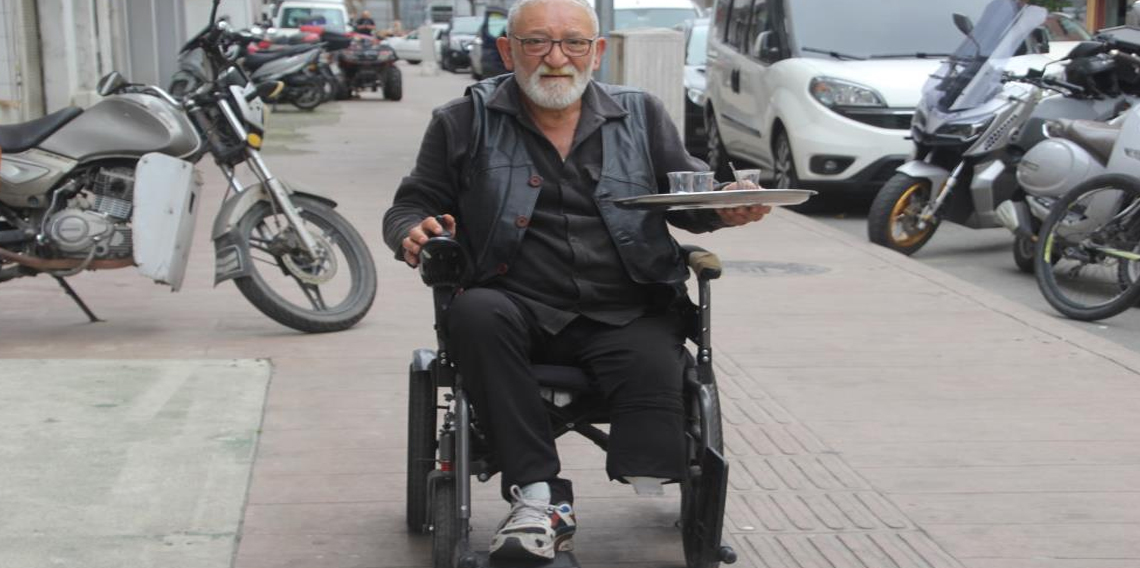 Kazada bacağını kaybetti, 50 yıllık mesleğini bırakmadı