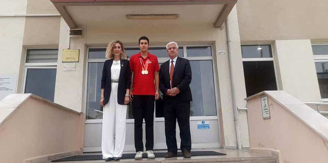 Vezirköprü'nün TEKNOFEST 2025'te çifte birincilik gururu
