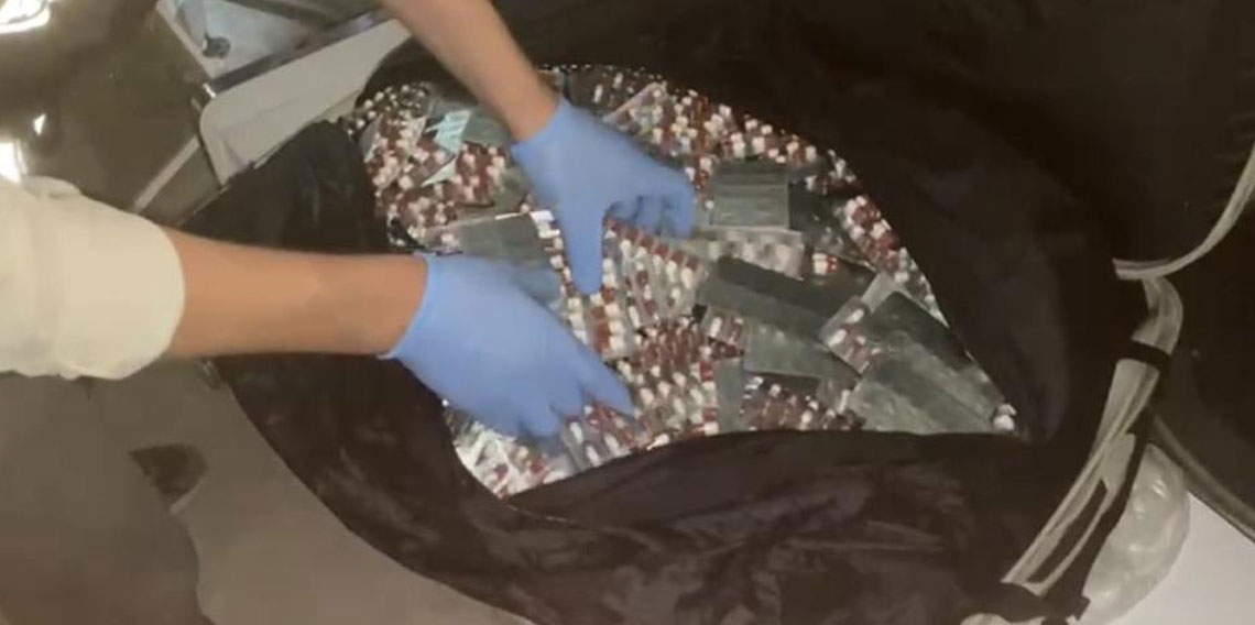 Samsun'da depodaki valizde 20 bin sentetik ecza ele geçirildi