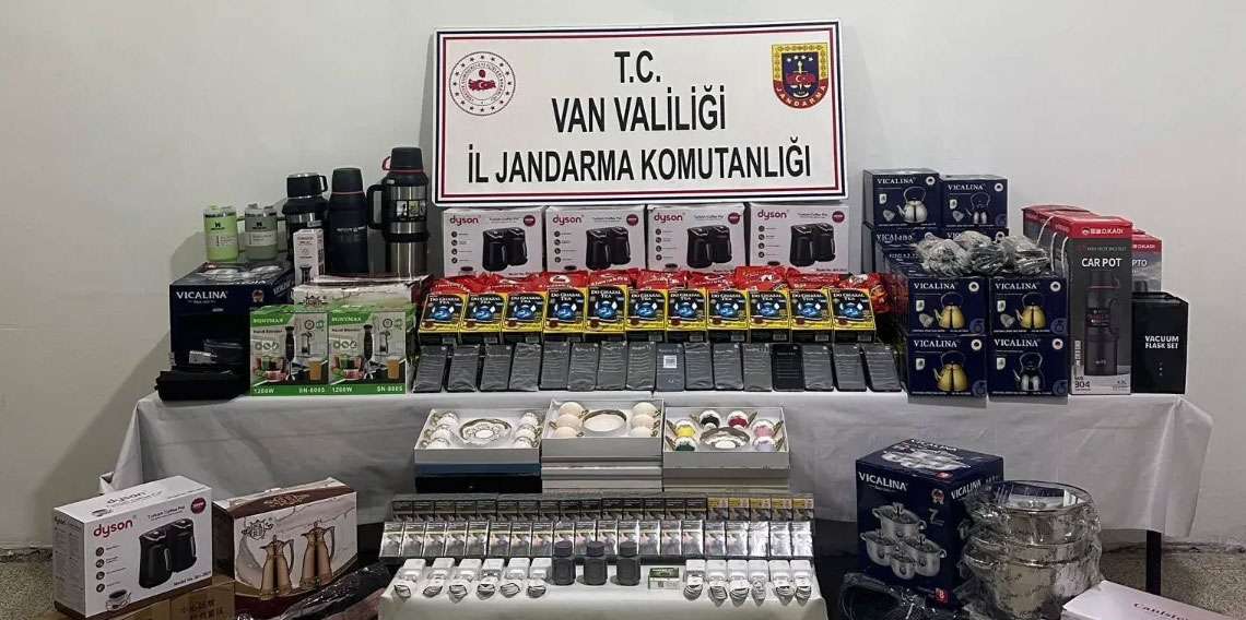 Van’da gümrük kaçağı malzemeler ele geçirildi