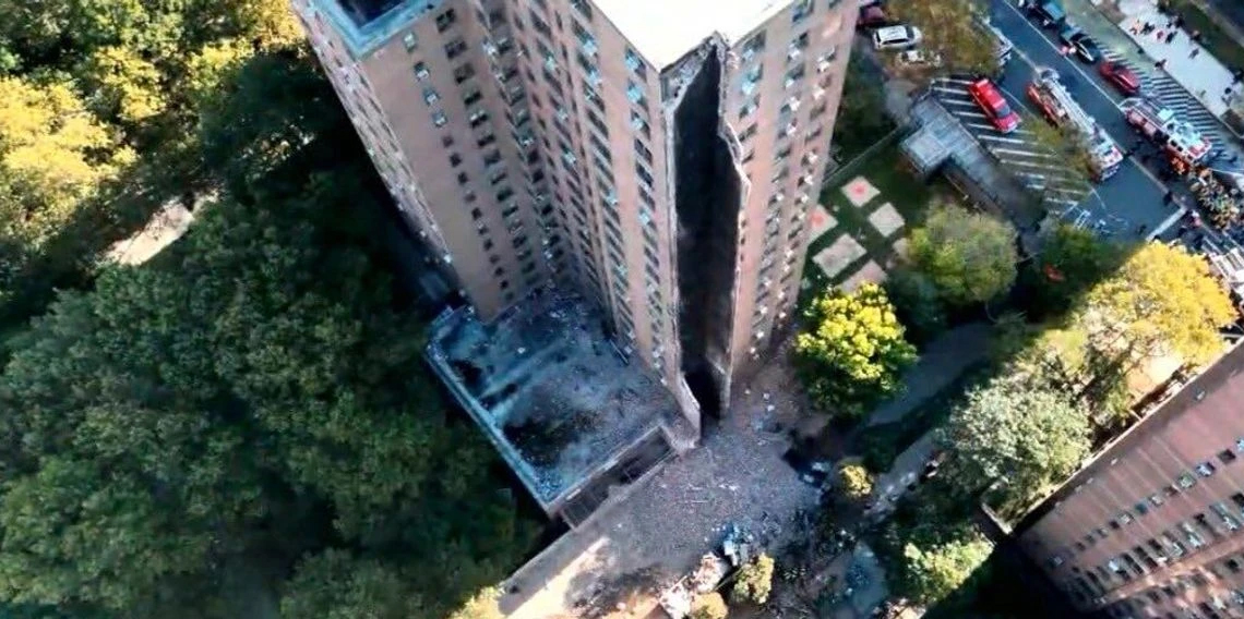 New York'ta 17 katlı binada patlama sonucu kısmi göçme meydana geldi
