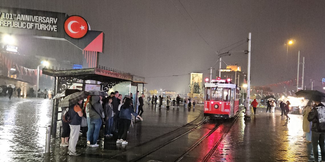 İstanbul’da sağanak yağış etkili oldu
