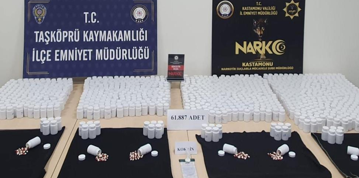 Kastamonu’da binlerce sentetik ecza hapı ele geçirildi: 3 gözaltı