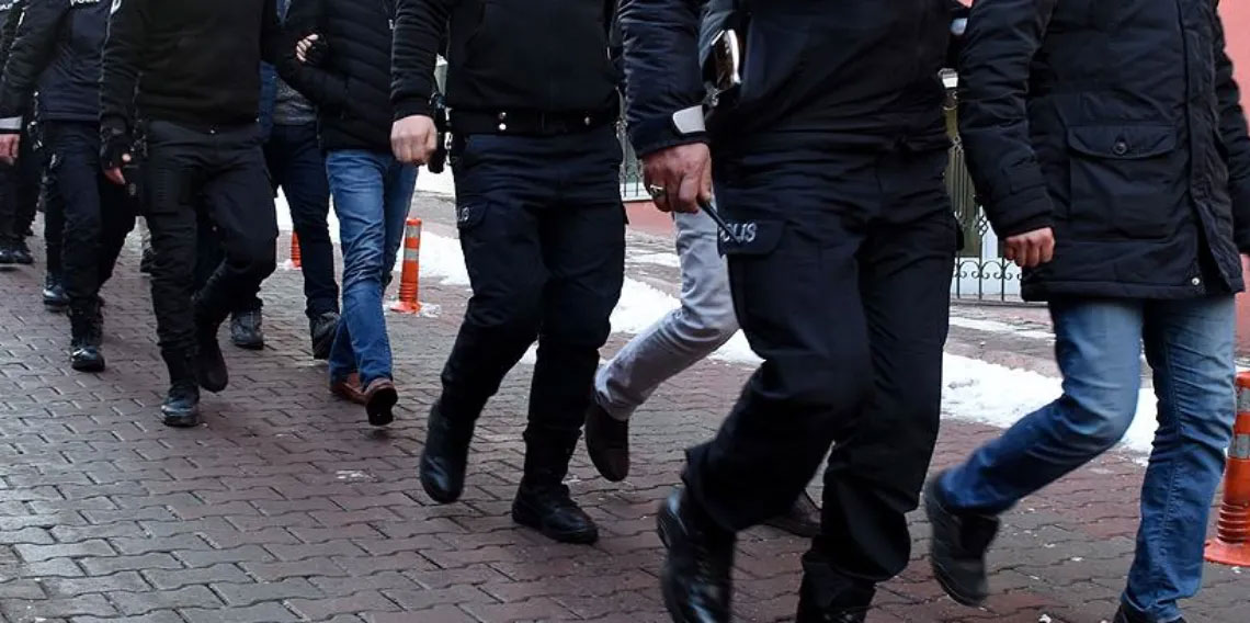 Kredi çekmeye yardım vaadiyle 127 milyon TL'lik vurgun: 25 gözaltı