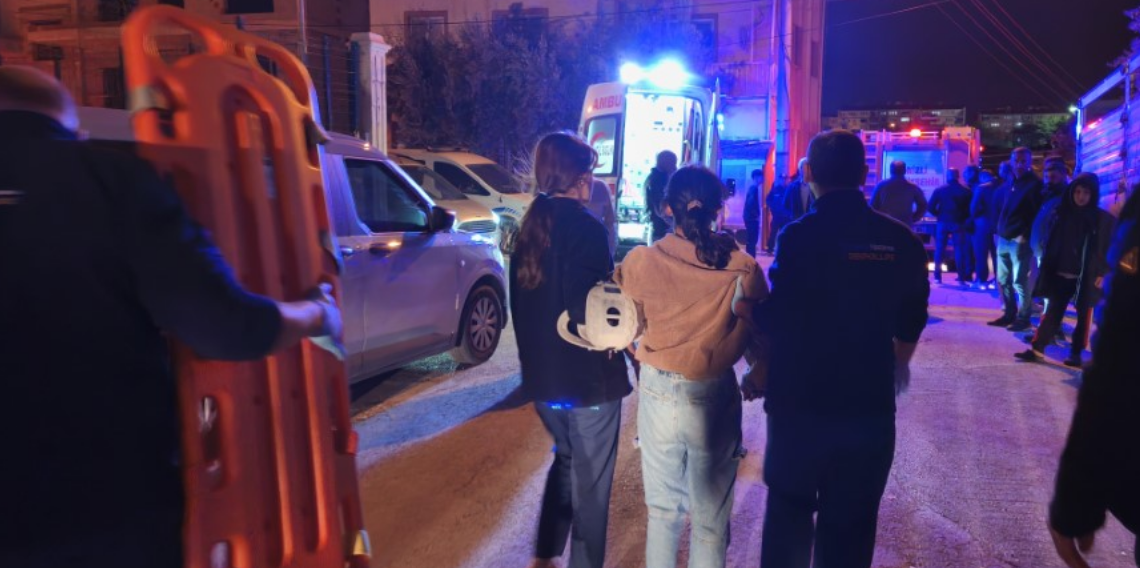 Düğün çerezi hazırlayan ailenin başına evin tavanı çöktü