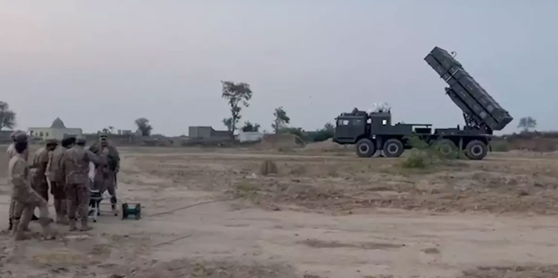 Günlerdir çatışan Pakistan ile Afganistan arasında 48 saatlik ateşkes