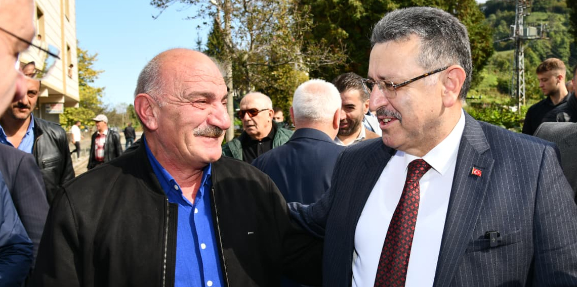 Ahmet Metin Genç Of'ta Vatandaşları Dinledi