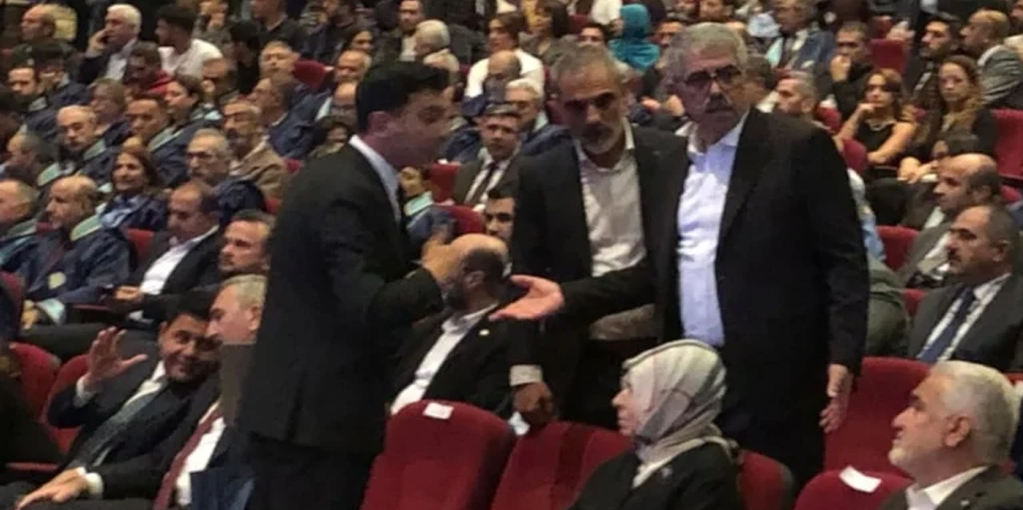 Diyarbakır’da protokol krizi! Belediye eş başkanları salonu terk etti