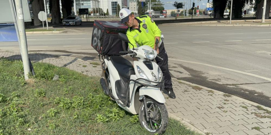 Samsun'da motosiklet kaldırıma çarptı: 1 yaralı