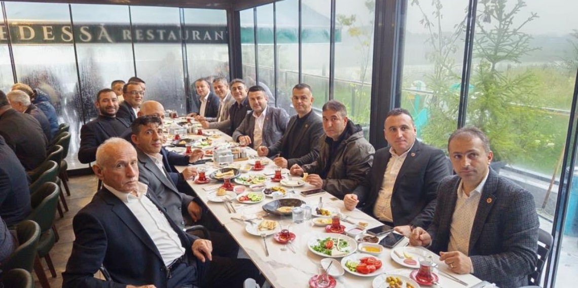 Çaycuma'da Muhtarlar Günü kutlanarak kahvaltıda bir araya geldiler