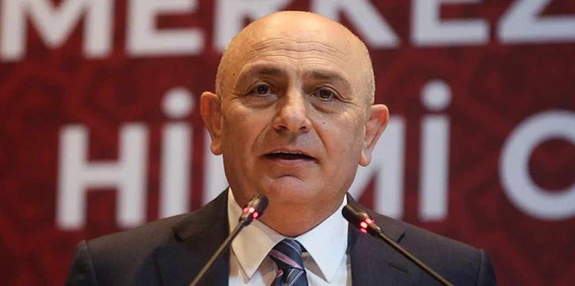 ‘Böyle hakem mi olur?’ dedi, stadı terketti!