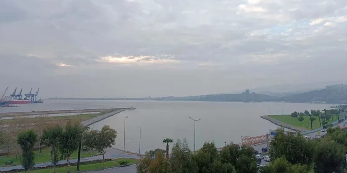 İzmir Körfezi yine alarm durumuna geçti