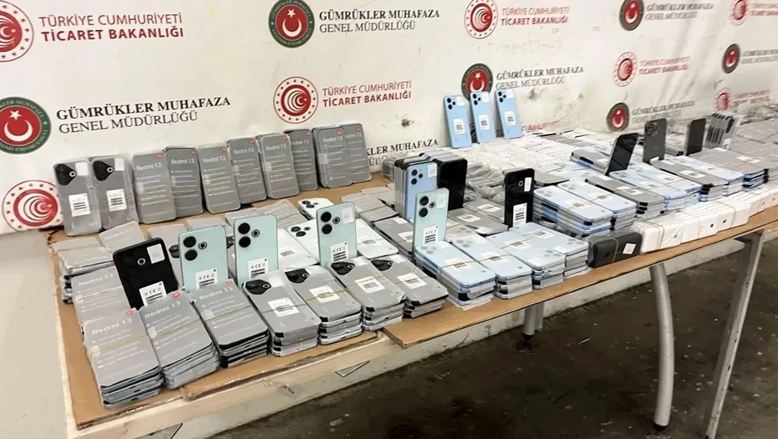 Mardin'de 15 milyon lira değerinde kaçak cep telefonu ele geçirildi