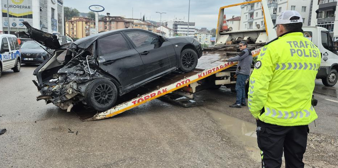 Bartın'da feci kaza: 1 ölü, 2 yaralı