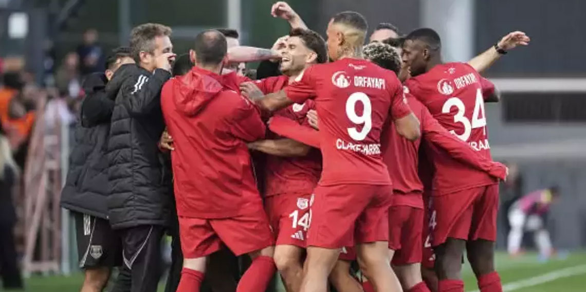 Pendikspor, Serikspor'u 4'ledi, liderliğe yükseldi